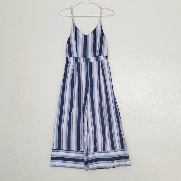 Stripe print capri-length jumpsuit with adjustable shoulder straps - Picture 2 of 4